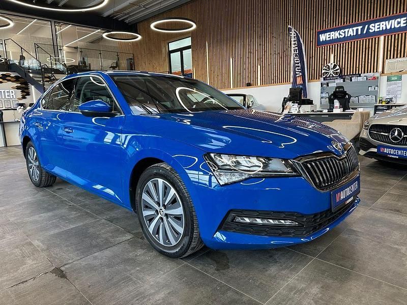 Gebraucht Skoda Superb Ambition 200 PS (147 kW) 2022 Blau Limousine