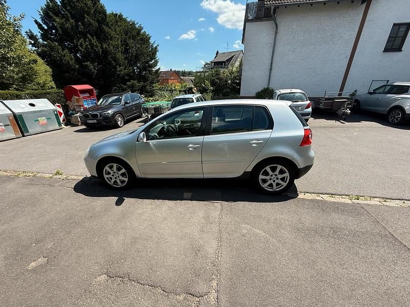 Silber Gebraucht 2005 VW Golf V Limousine | 3.500 € (Etwas zu teuer) - Bild 1/4