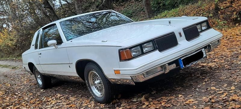 Gebraucht Oldsmobile Cutlass 140 PS (102 kW) 1987 Weiß Coupé