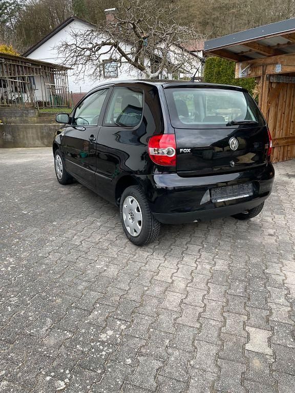 Gebraucht VW Fox 54 PS (39 kW) 2007 Schwarz Kleinwagen