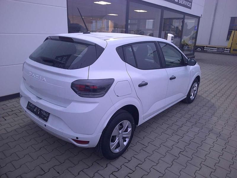 Neu Dacia Sandero Acces 67 PS (49 kW) 2026 Gletscherweiss Kleinwagen