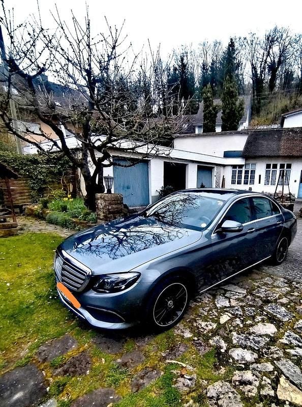 Gebraucht Mercedes E220 194 PS (142 kW) 2018 Grau Limousine