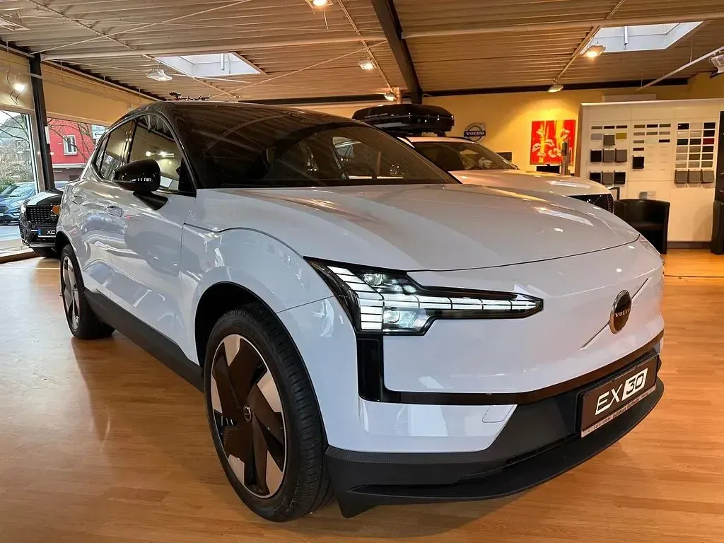 Ny Volvo EX30 Plus 200 kW (272 HK) 2025 Blå SUV