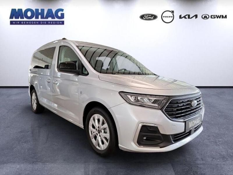 Gebraucht Ford Tourneo Titanium 150 PS (110 kW) 2025 Silber Van / Kleinbus
