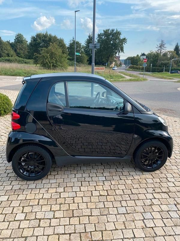 Schwarz Gebraucht 2010 Smart ForTwo Coupé Coupé | 3.600 € (Fairer Preis) - Bild 1/4