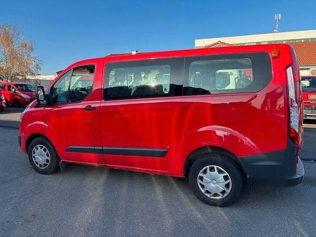 Second-hand Ford Transit Custom 105 CP (77 kW) 2017 Roșu Monovolum