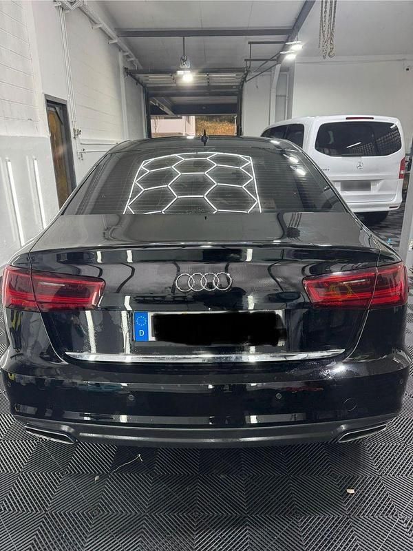 Gebraucht Audi A6 Ambiente 218 PS (160 kW) 2016 Schwarz Limousine