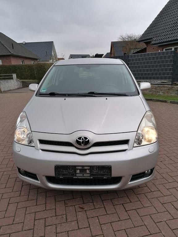 Silber Gebraucht 2006 Toyota Corolla Verso Sol Van / Kleinbus | 3.699 € (Fairer Preis) - Bild 1/4