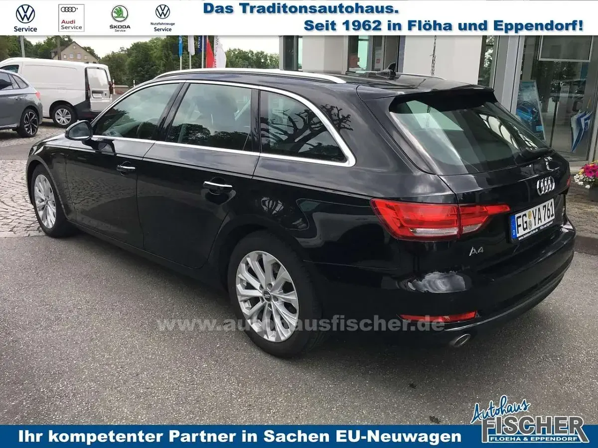 Gebraucht Audi A4 Design 150 PS (110 kW) 2017 Mythosschwarz metallic Kombi