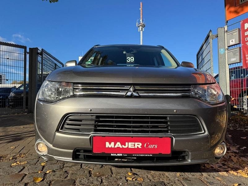 Gebraucht Mitsubishi Outlander P-HEV Intense 121 PS (88 kW) 2014 Grau SUV
