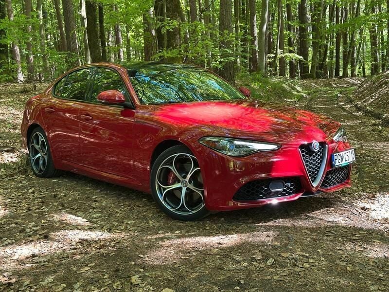Rot Gebraucht 2017 Alfa Romeo Giulia Ti Limousine | 19.900 € (Guter Preis) - Bild 1/4