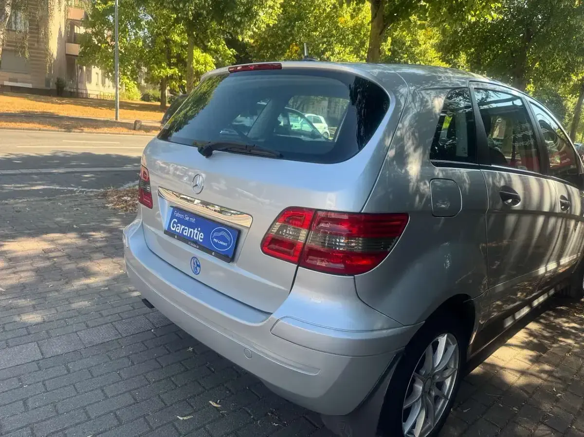 Gebraucht Mercedes B180 109 PS (80 kW) 2007 Silber Van / Kleinbus
