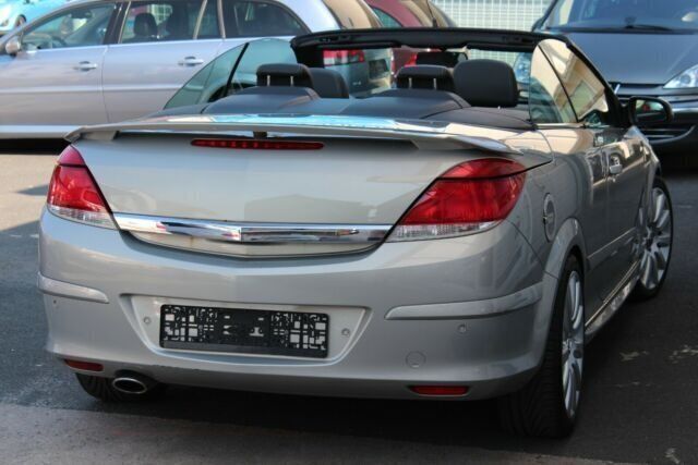 Gebraucht Opel Astra Cabriolet Cosmo 105 PS (77 kW) 2006 Silber metallic Cabrio
