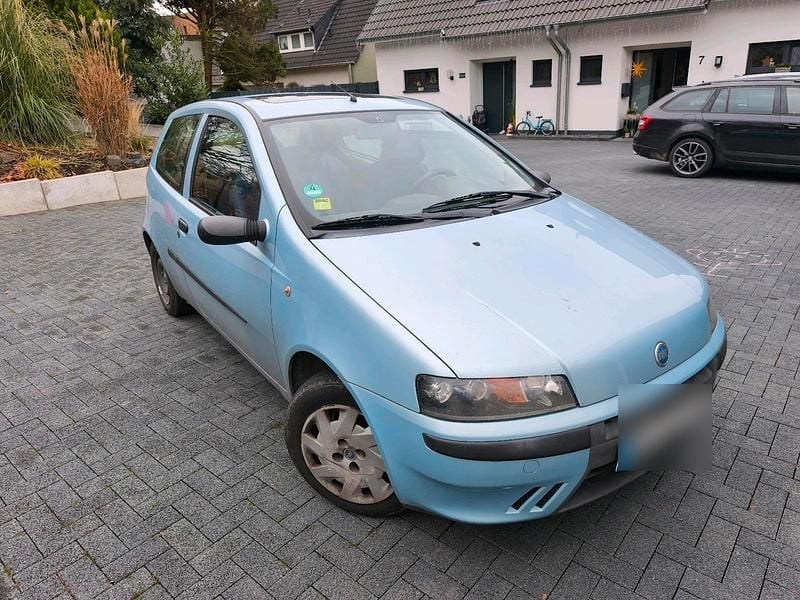 Blau Gebraucht 2003 Fiat Punto Kleinwagen | 799 € (Superpreis) - Bild 1/4