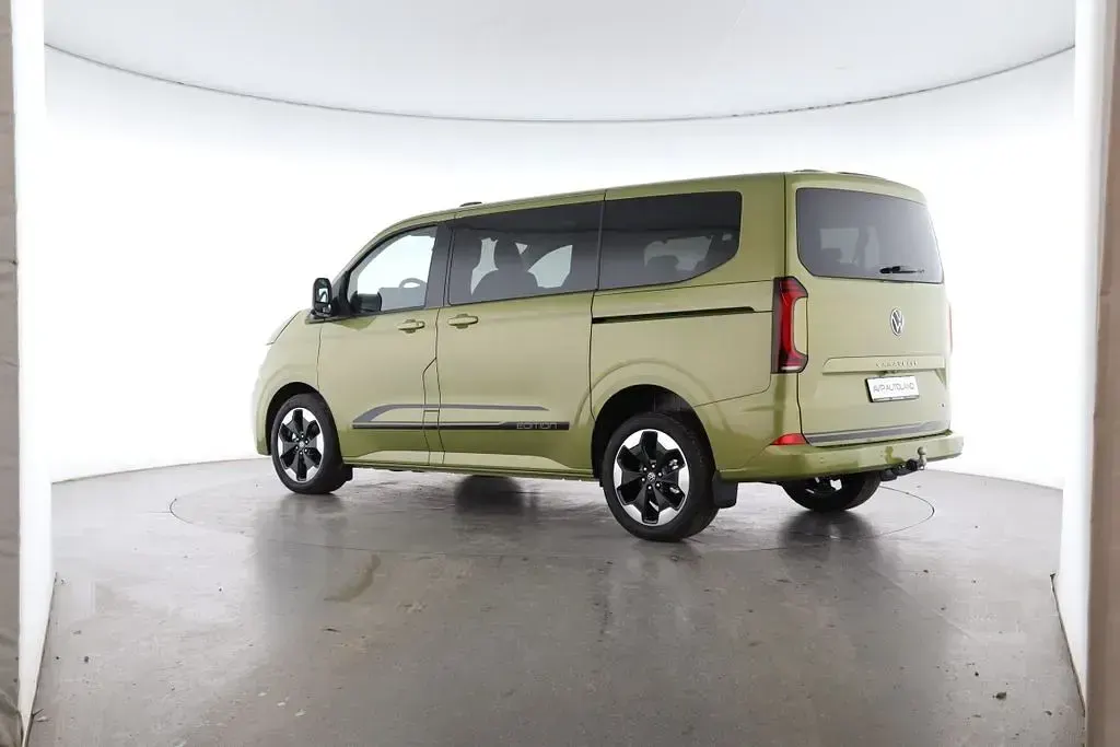 Usado VW Caravelle Edition 170 CV (125 kW) 2026 Verde Van