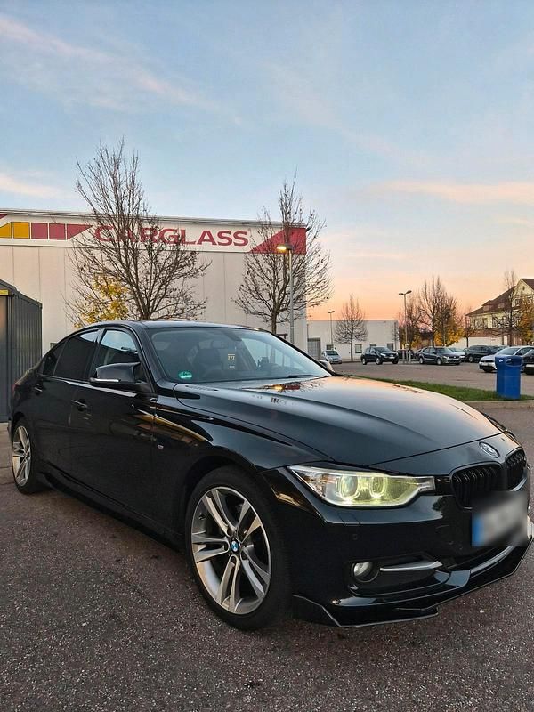 Gebraucht BMW 320 Sport Line 184 PS (135 kW) 2012 Schwarz Limousine