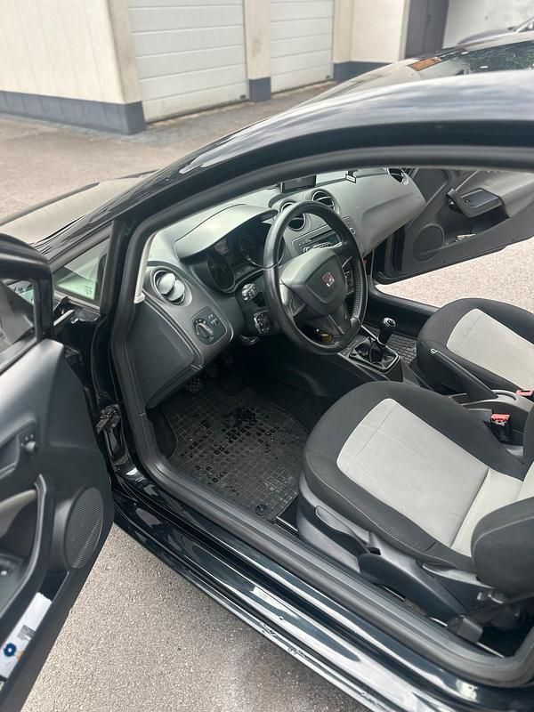 Gebraucht 2013 Seat Ibiza Limousine | 2.600 € (Superpreis) - Bild 1/4