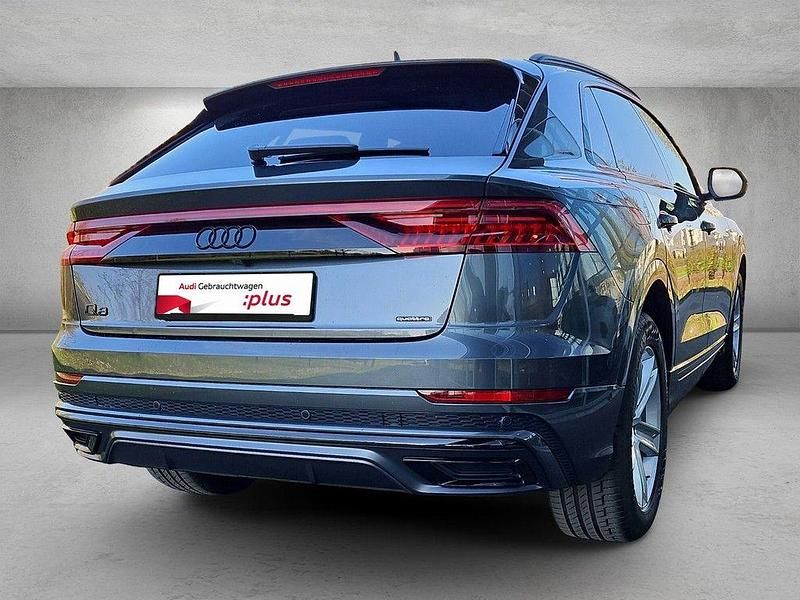 Gebraucht Audi Q8 S-Line 381 PS (280 kW) 2022 Daytonagrau perleffekt SUV