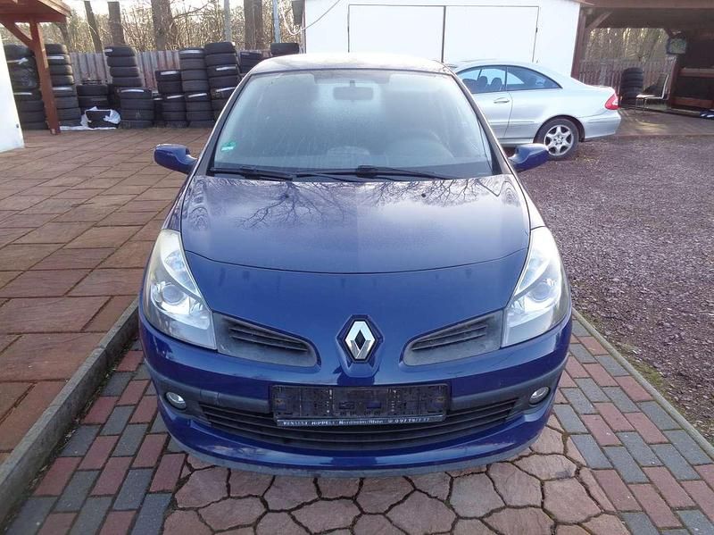 Gebraucht Renault Clio II 88 PS (64 kW) 2006 Blau Limousine