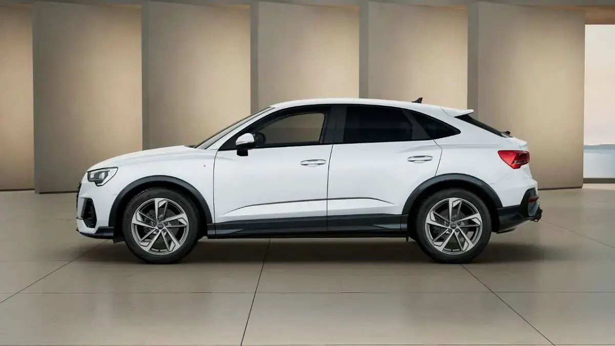 Gebraucht Audi Q3 Sportback S-Line 150 PS (110 kW) 2025 Gletscherweiss metallic SUV