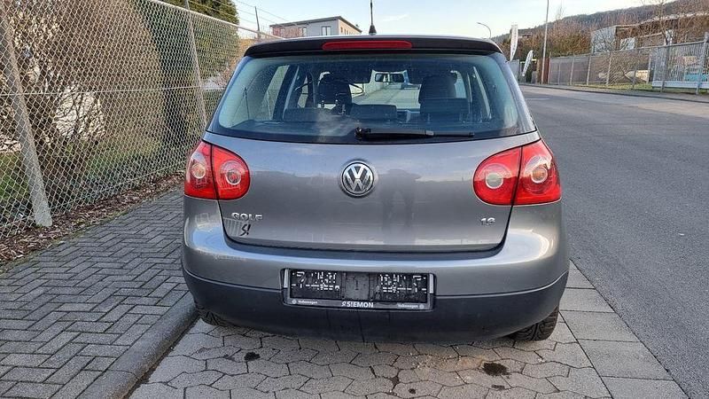 Gebraucht VW Golf V Trendline 102 PS (75 kW) 2007 Grau Limousine