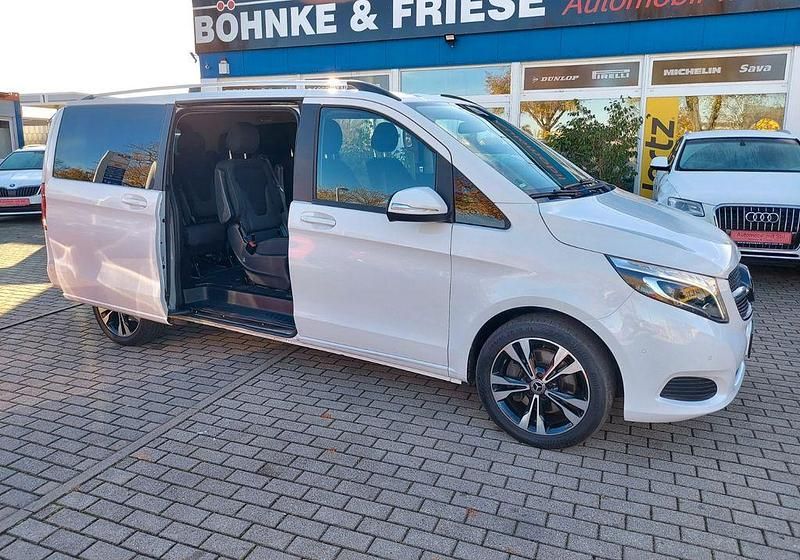 Weiß Gebraucht 2015 Mercedes V250 AMG Van / Kleinbus | 28.799 € (Superpreis) - Bild 1/4