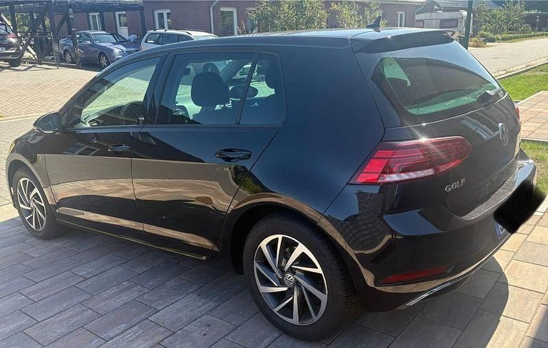 Schwarz Gebraucht 2018 VW Golf VII Sound Limousine | 14.000 € (Fairer Preis) - Bild 1/4