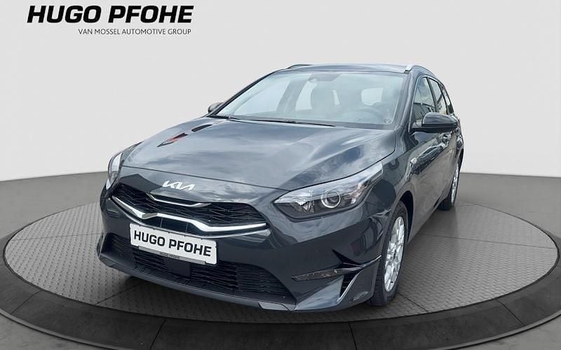 Silber Gebraucht 2024 Kia Ceed Sportswagon Vision Kombi | 21.690 € (Fairer Preis) - Bild 1/4