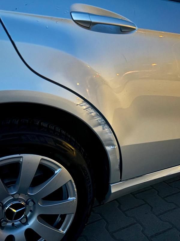 Gebraucht Mercedes E220 170 PS (125 kW) 2010 Silber Limousine