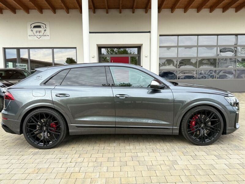 Grau Gebraucht 2024 Audi SQ8 Sport SUV | 93.880 € (Fairer Preis) - Bild 1/4