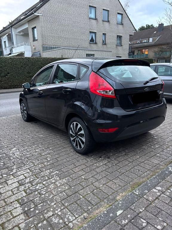 Gebraucht Ford Fiesta Trend 82 PS (60 kW) 2011 Schwarz Kleinwagen