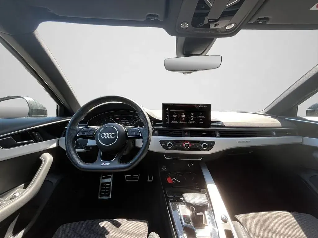 Gebraucht Audi A4 S-Line 204 PS (150 kW) 2023 Daytonagrau perleffekt Kombi