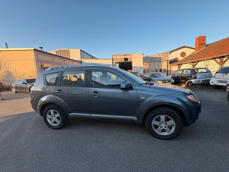 Gebraucht Mitsubishi Outlander Inform 140 PS (102 kW) 2007 Grau SUV
