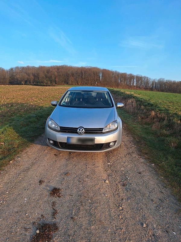 Gebraucht VW Golf VII 105 PS (77 kW) 2012 Silber Limousine