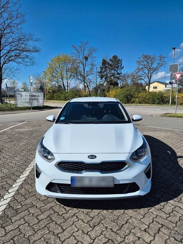 Gebraucht Kia Ceed Edition 7 101 PS (74 kW) 2019 Weiß Kleinwagen