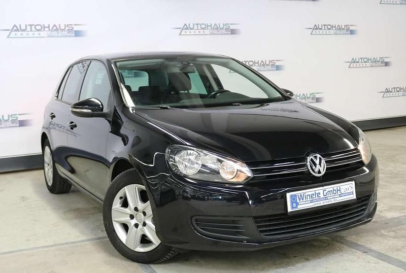 Deep black perleffekt Gebraucht 2010 VW Golf VI Comfortline Kleinwagen | 6.290 € (Fairer Preis) - Bild 1/4