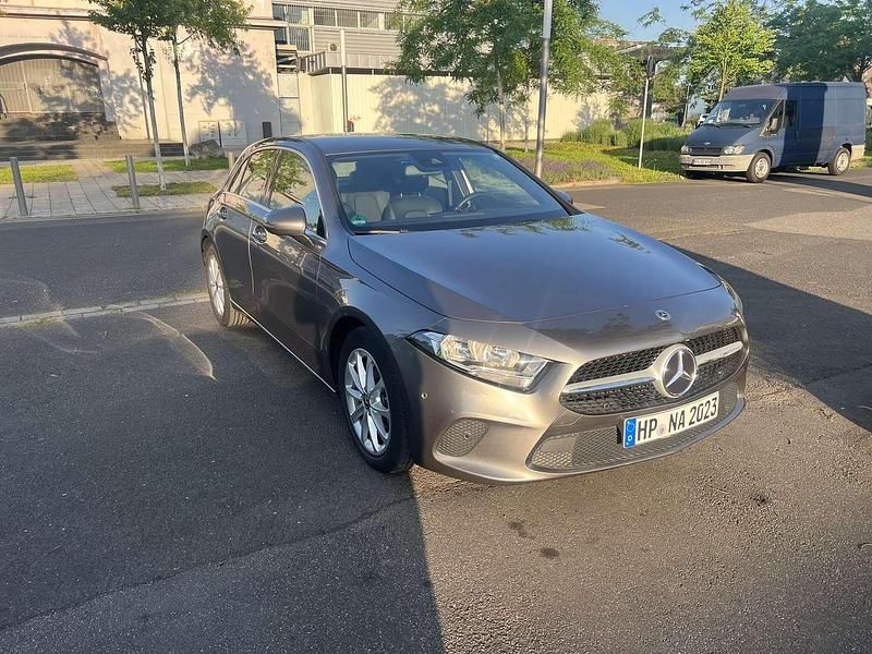 Gebraucht Mercedes A180 Advanced 116 PS (85 kW) 2021 Limousine