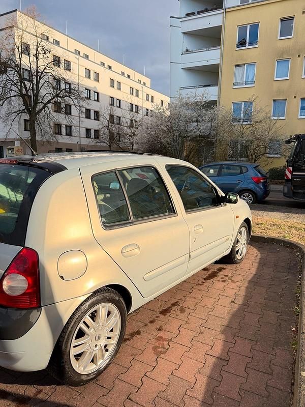 Gebraucht Renault Clio II 107 PS (78 kW) 2002 Grau Kleinwagen