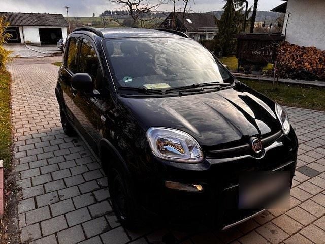 Gebraucht Fiat Panda 4x4 85 PS (62 kW) 2021 Schwarz Kleinwagen