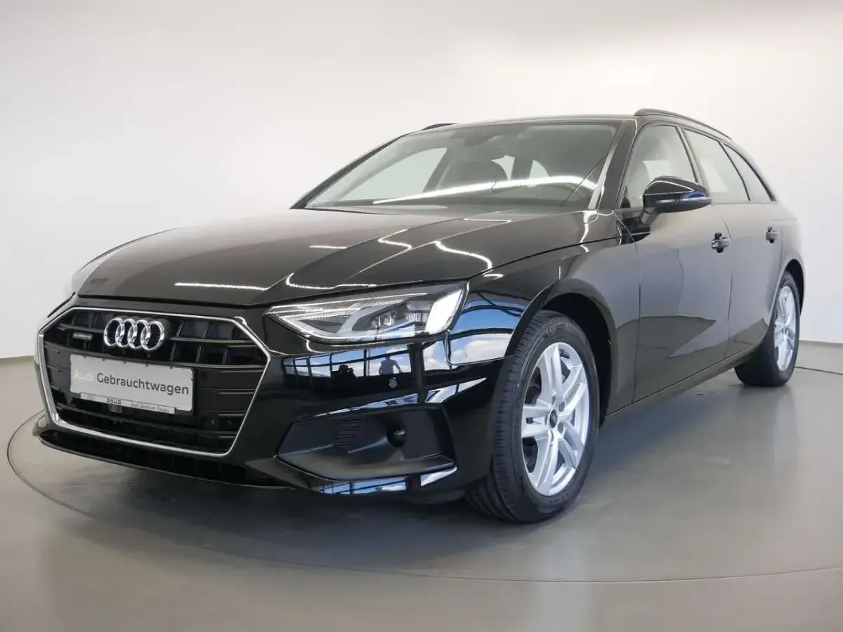 Gebraucht Audi A4 Sport 204 PS (150 kW) 2023 Brillantschwarz Kombi