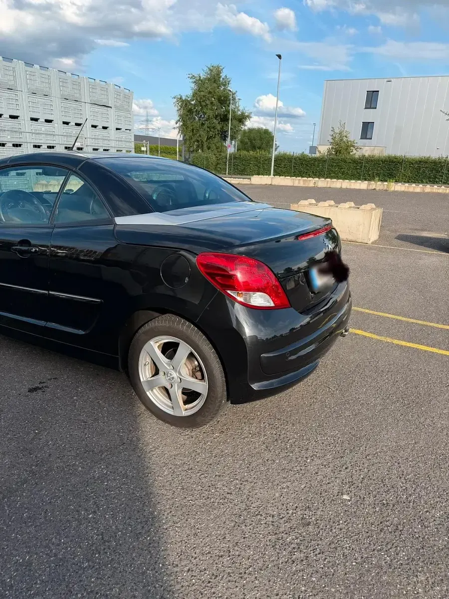 Gebraucht Peugeot 207 CC 120 PS (88 kW) 2014 Schwarz Cabrio