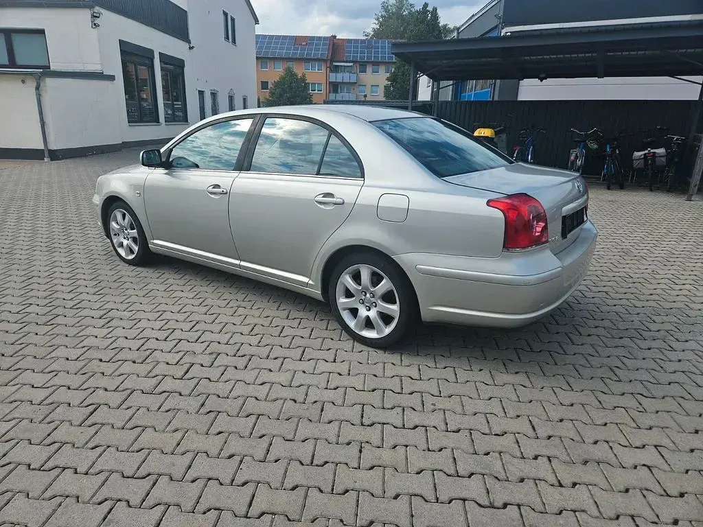 Gebraucht Toyota Avensis Executive 147 PS (108 kW) 2005 Silber Limousine