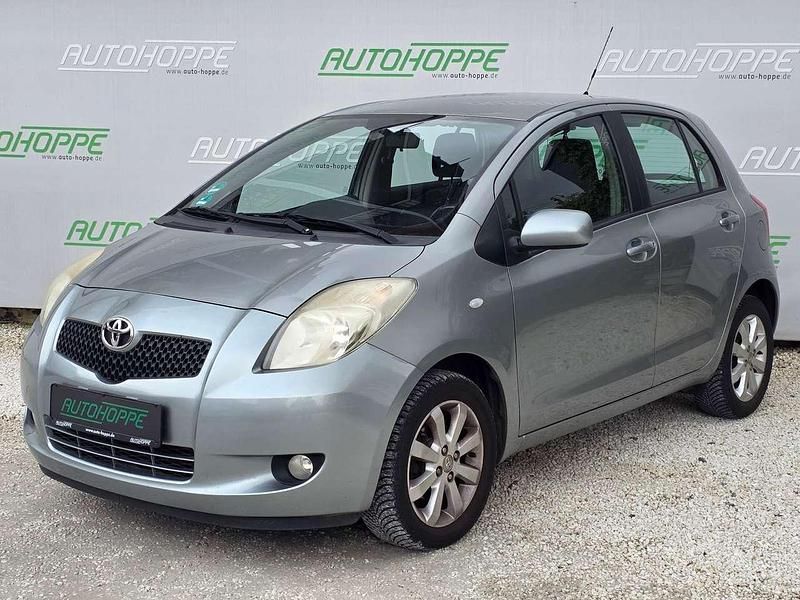 Granitsilber metallic Gebraucht 2009 Toyota Yaris Team Kleinwagen | 3.990 € (Fairer Preis) - Bild 1/4