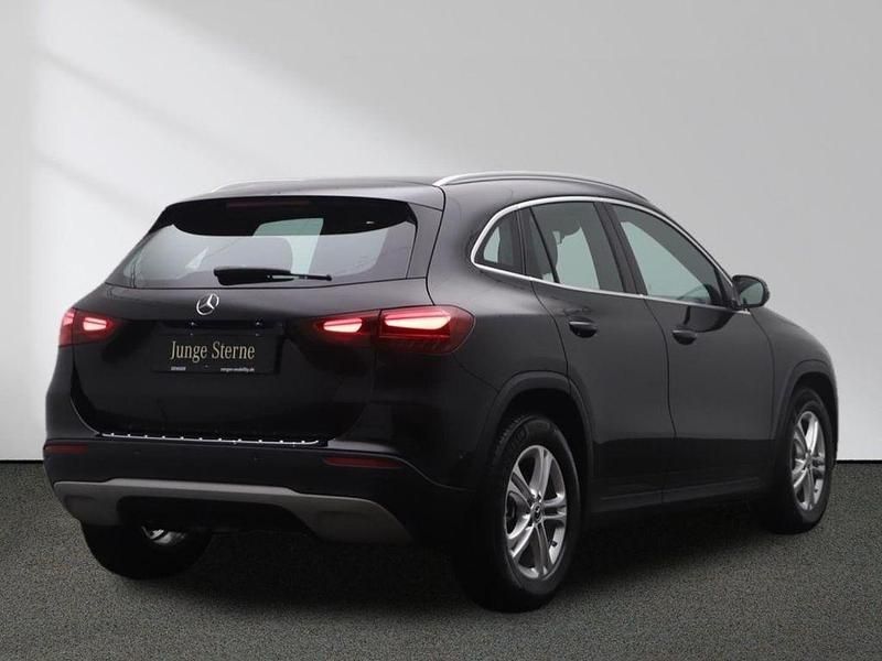Gebraucht Mercedes GLA200 Advanced 163 PS (119 kW) 2024 Schwarz SUV