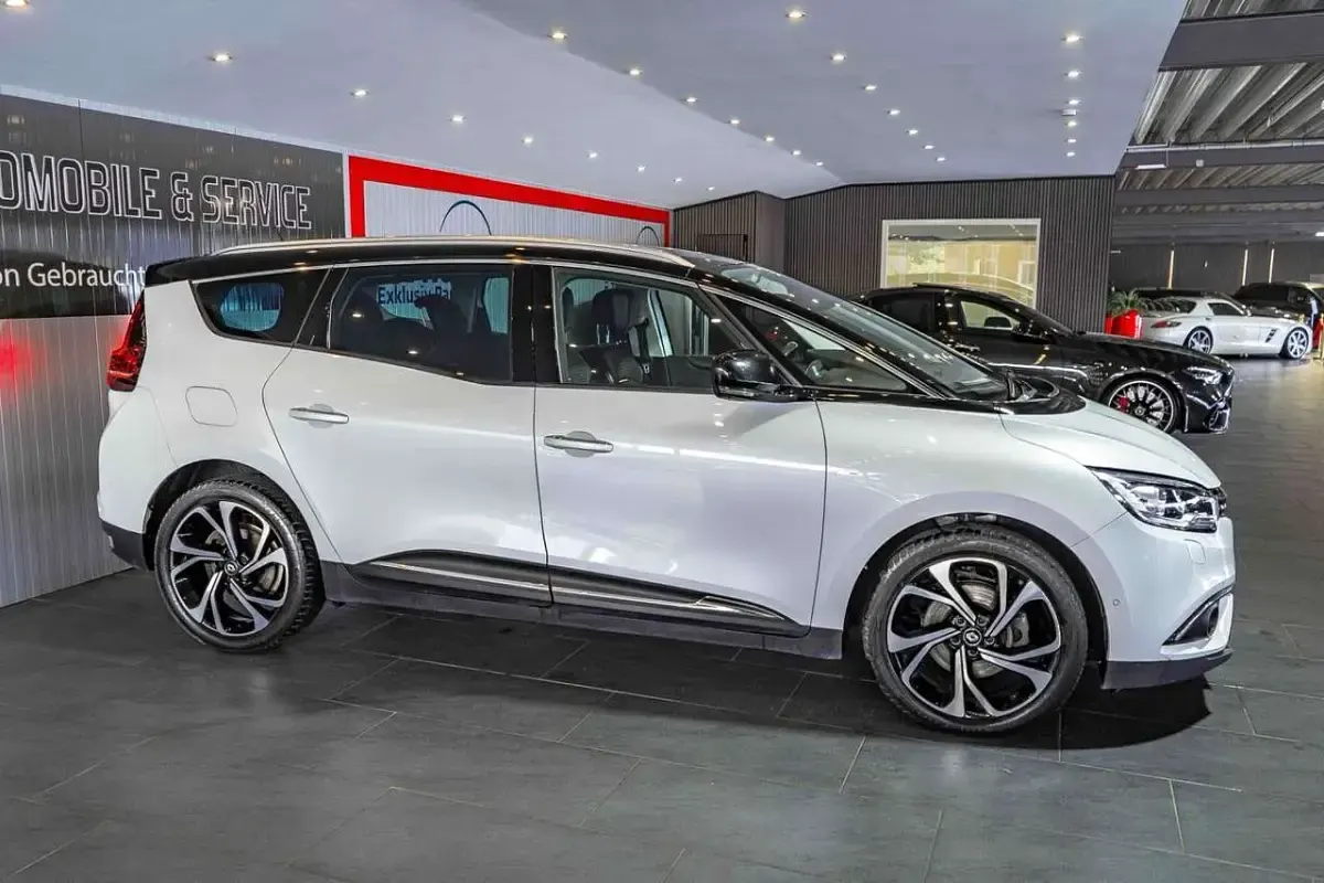 Gebraucht Renault Scénic IV Bose Edition 163 PS (119 kW) 2018 Weiß Van / Kleinbus