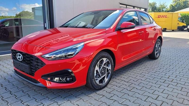 Engine red Neu 2025 Hyundai i30 Limousine | 25.790 € (Guter Preis) - Bild 1/4