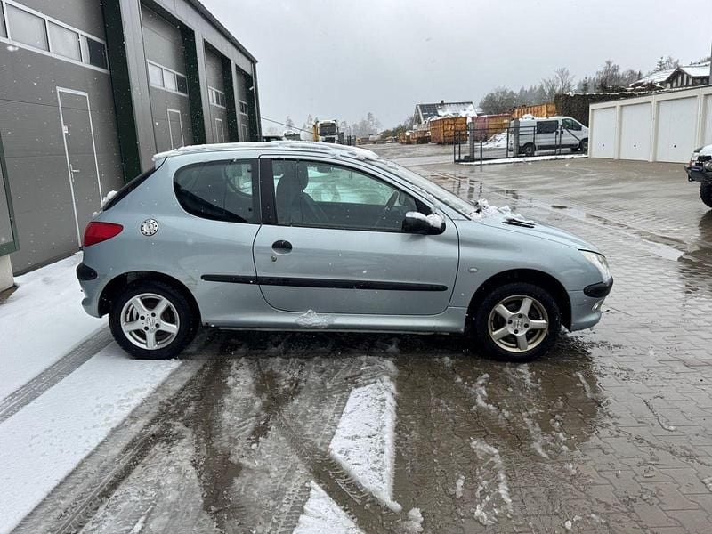 Gebraucht Peugeot 206 75 PS (55 kW) 2002 Limousine