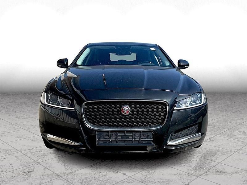 Używany Jaguar XF 179 KM (131 kW) 2017 Szary Sedan/Limuzyna