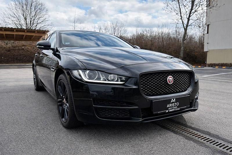 Gebraucht Jaguar XE Portfolio 179 PS (131 kW) 2017 Schwarz Limousine