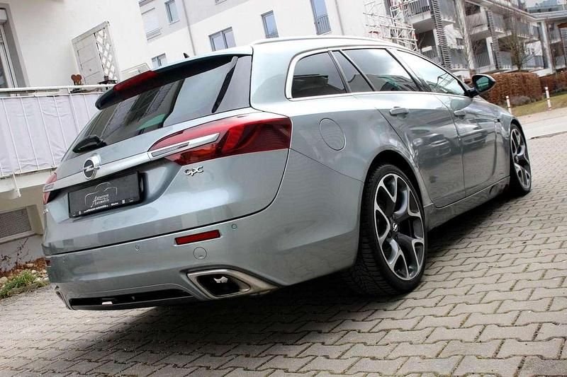 Gebraucht Opel Insignia OPC 325 PS (239 kW) 2014 Silbersee/silver lake Kombi